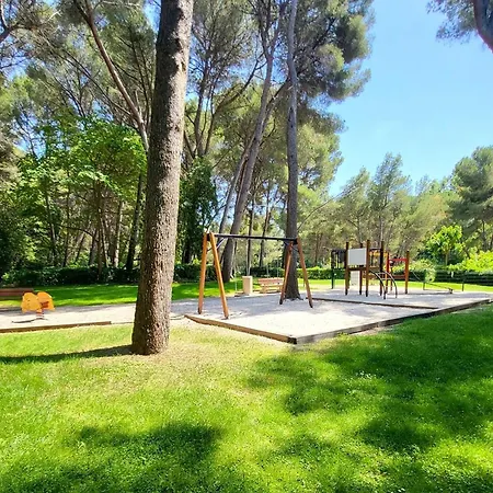 Apartment T2 Climatise Avec Coin Nuit, Parking, Piscine Et Tennis - 200m Plages Et Commerces - Fr-1-316-154 *